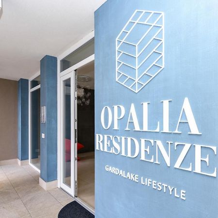 Opalia Residence - Garda Lake Lifestyle Apartment เปสเคียรา เดล การ์ดา ภายนอก รูปภาพ