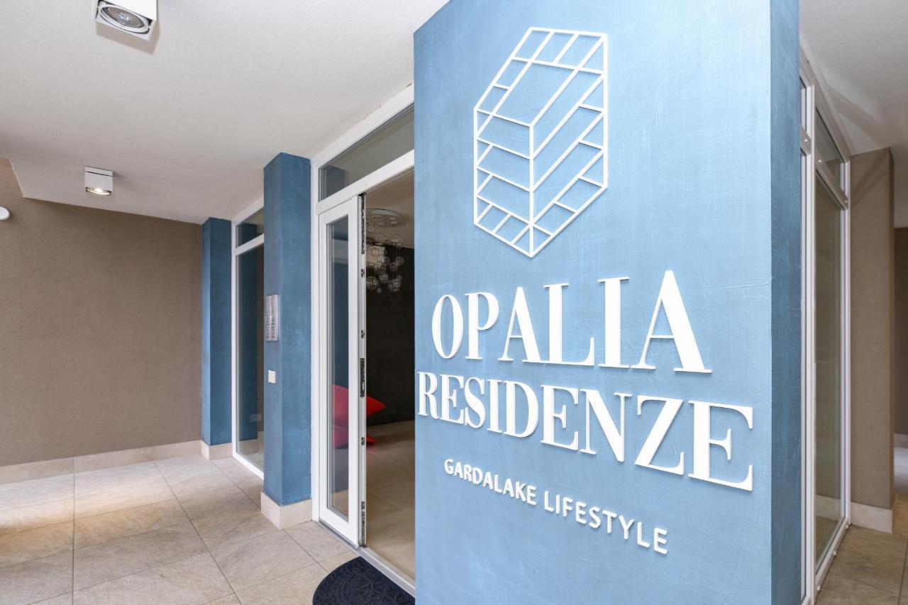 Opalia Residence - Garda Lake Lifestyle Apartment เปสเคียรา เดล การ์ดา ภายนอก รูปภาพ