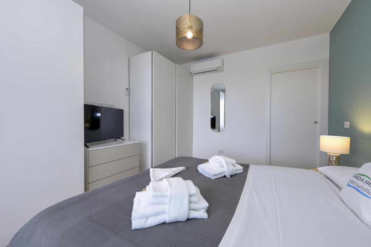 Opalia Residence - Garda Lake Lifestyle Apartment เปสเคียรา เดล การ์ดา ภายนอก รูปภาพ