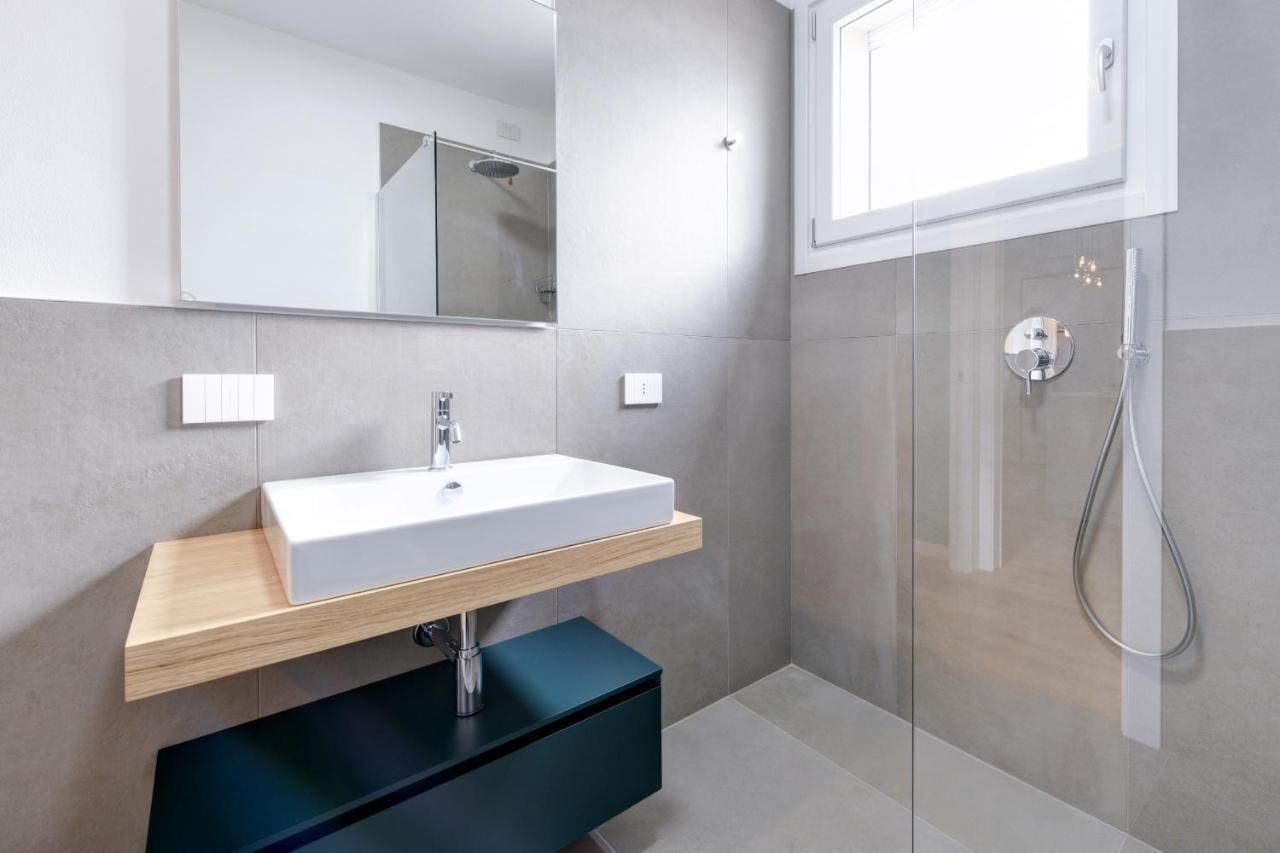 Opalia Residence - Garda Lake Lifestyle Apartment เปสเคียรา เดล การ์ดา ภายนอก รูปภาพ