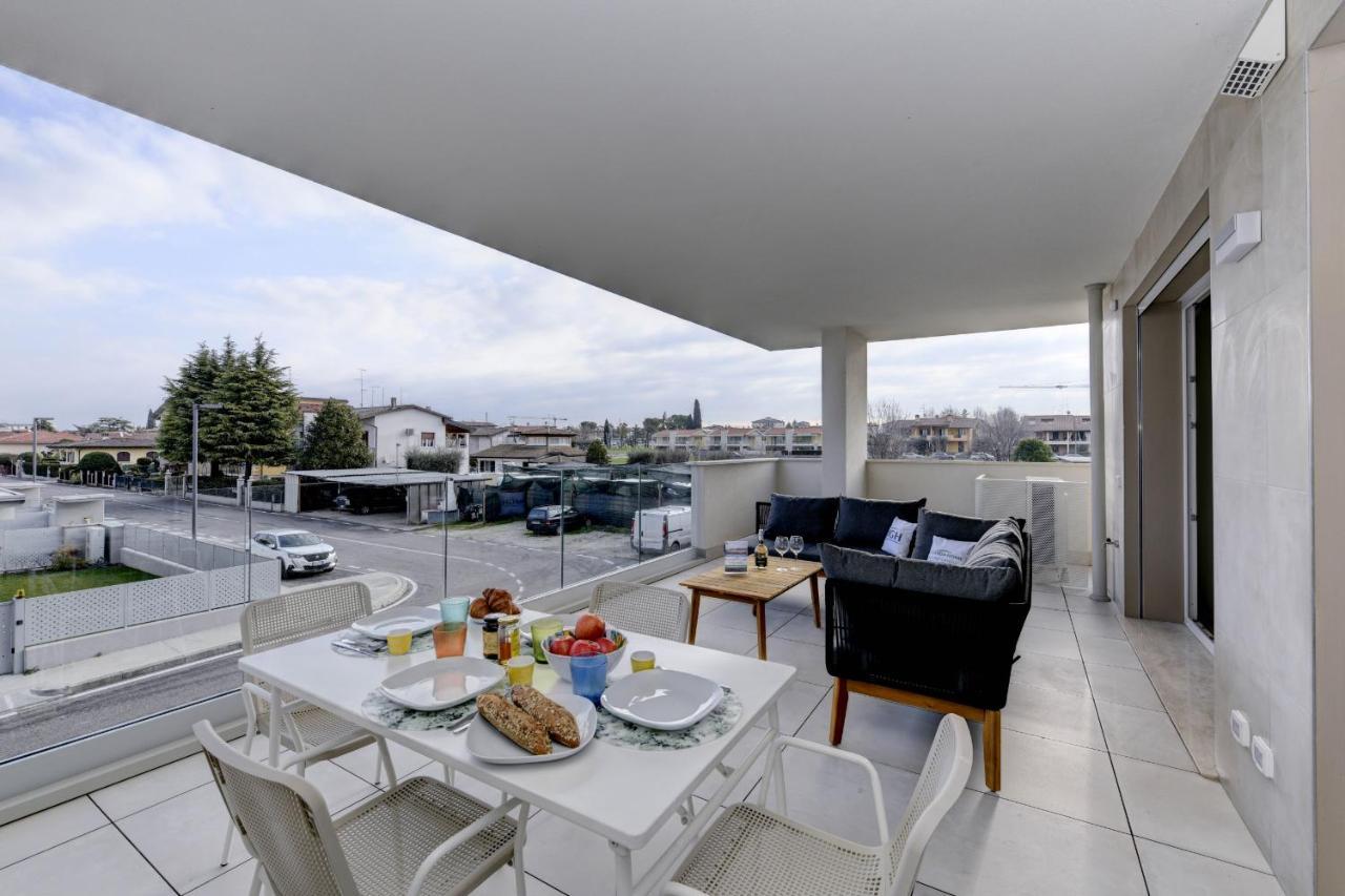 Opalia Residence - Garda Lake Lifestyle Apartment เปสเคียรา เดล การ์ดา ภายนอก รูปภาพ