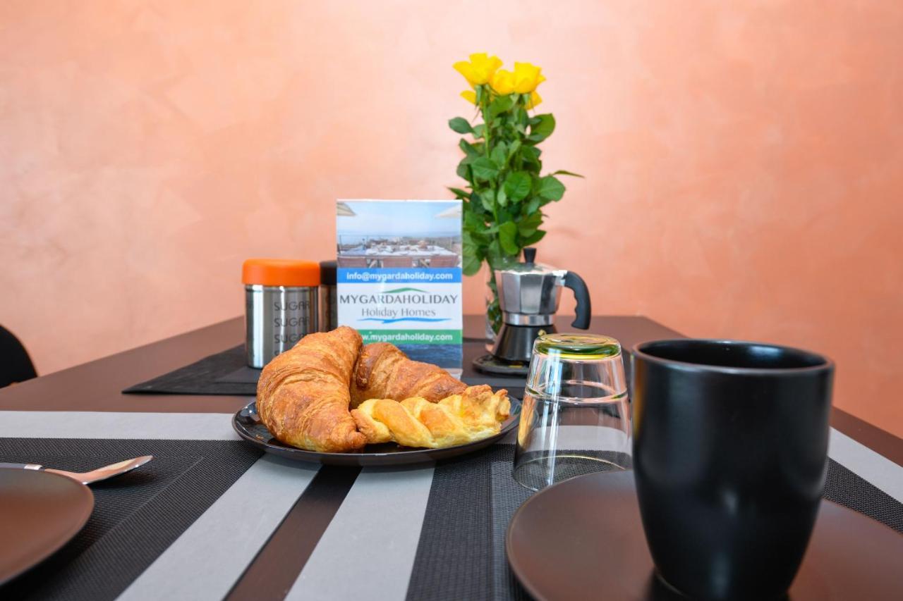 Opalia Residence - Garda Lake Lifestyle Apartment เปสเคียรา เดล การ์ดา ภายนอก รูปภาพ